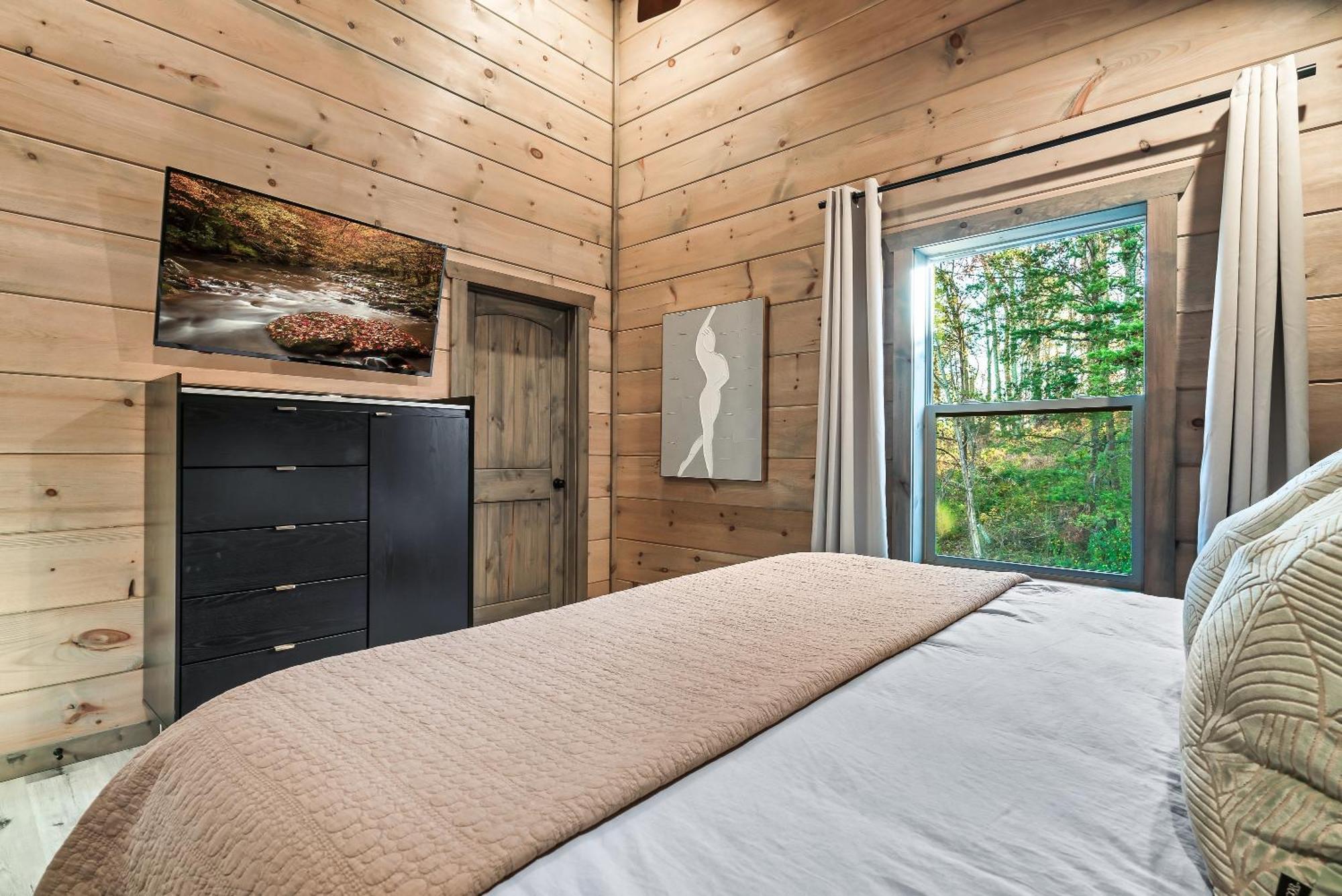New Luxury Cabin With Stunning Mountainviews,Hottub, Firepit, Fireplace,2 Kingbeds, 2 Covereddecks,Bbqgrill, Shuffleboard And Pool Access Sevierville Zewnętrze zdjęcie